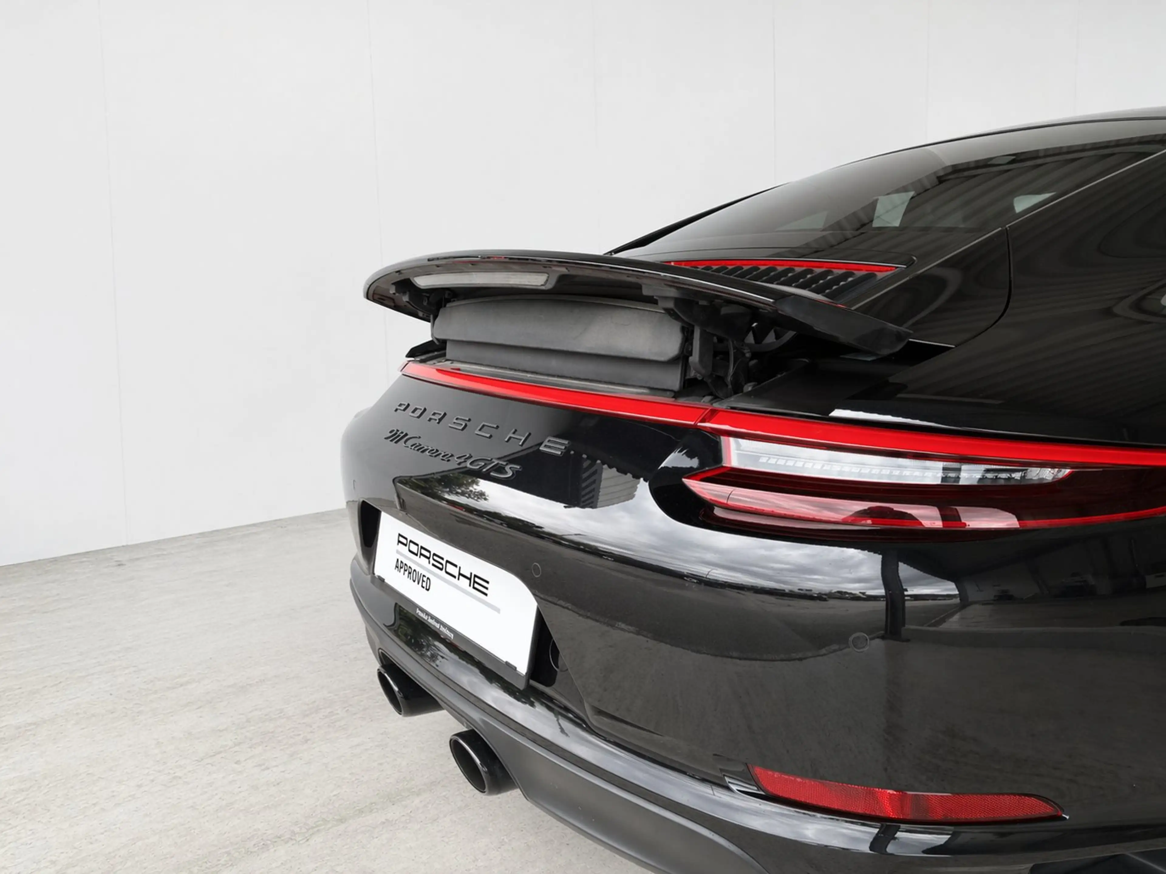 Porsche 911 Carrera 4 GTS Coupe II (991) — photo 9