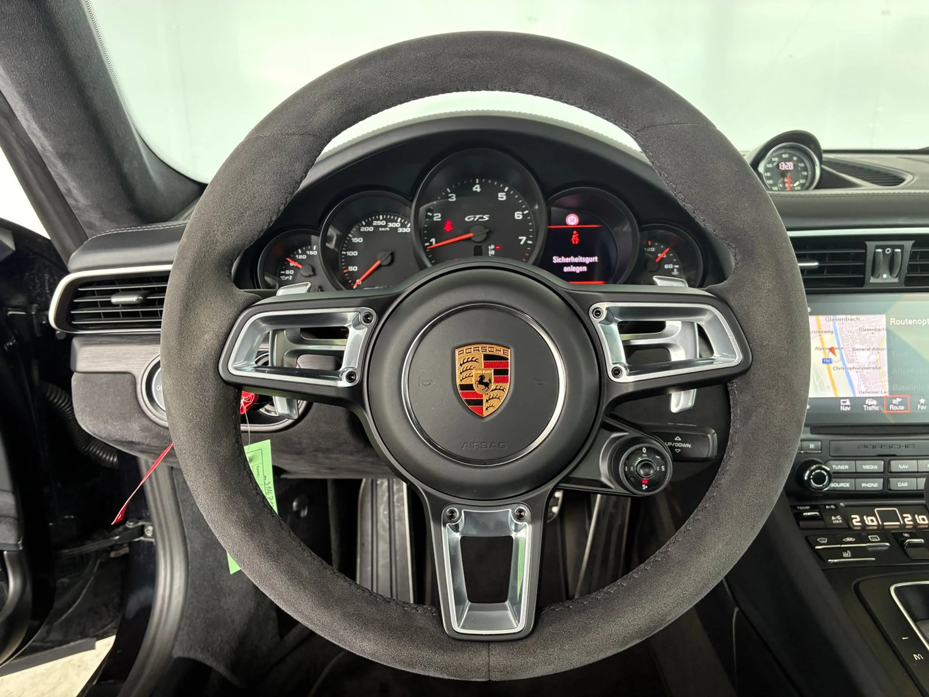 Porsche 911 Carrera 4 GTS Coupe II (991) — photo 13