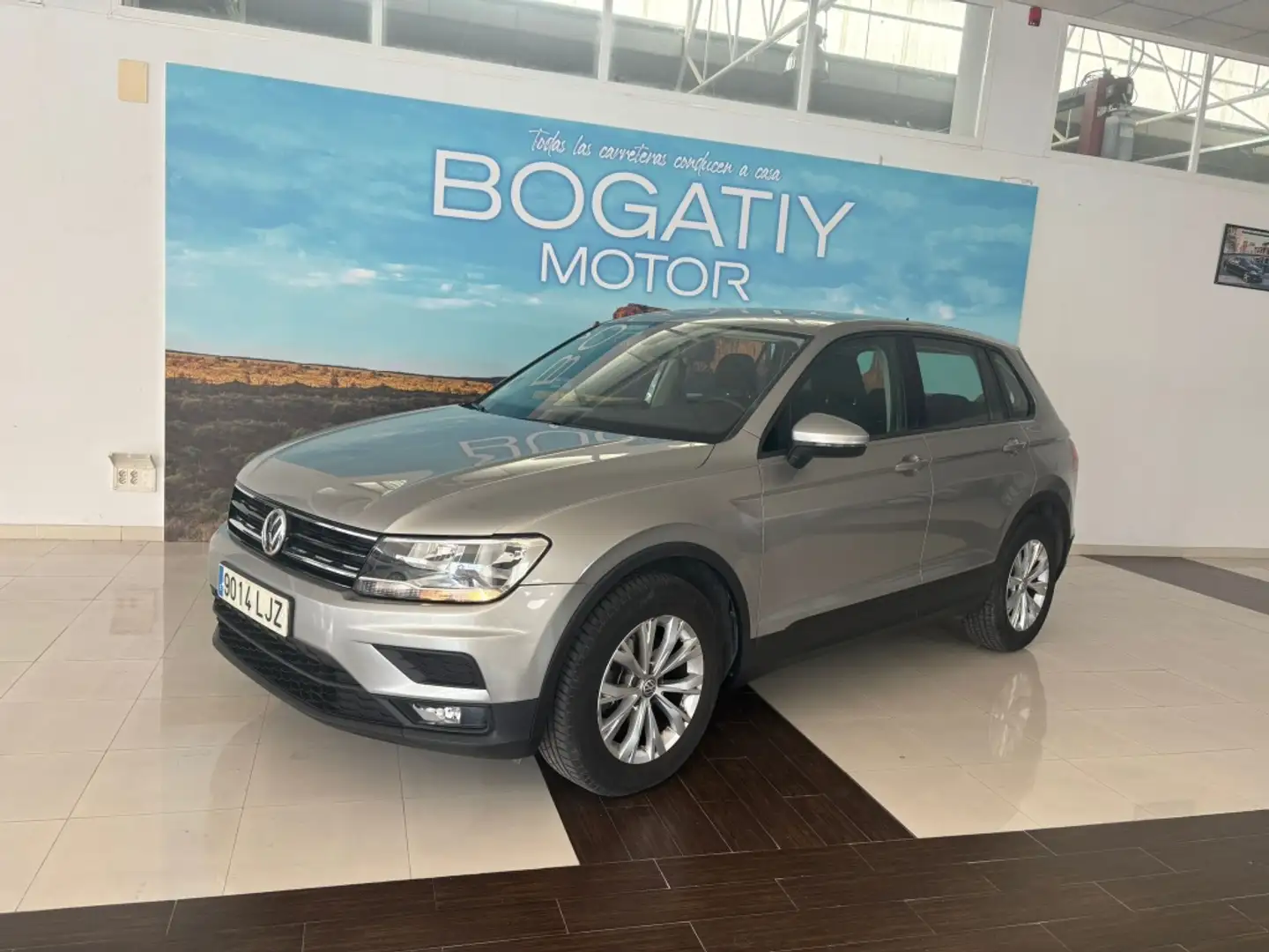 Volkswagen Tiguan 2.0TDI Edition 110kW Plateado - 1