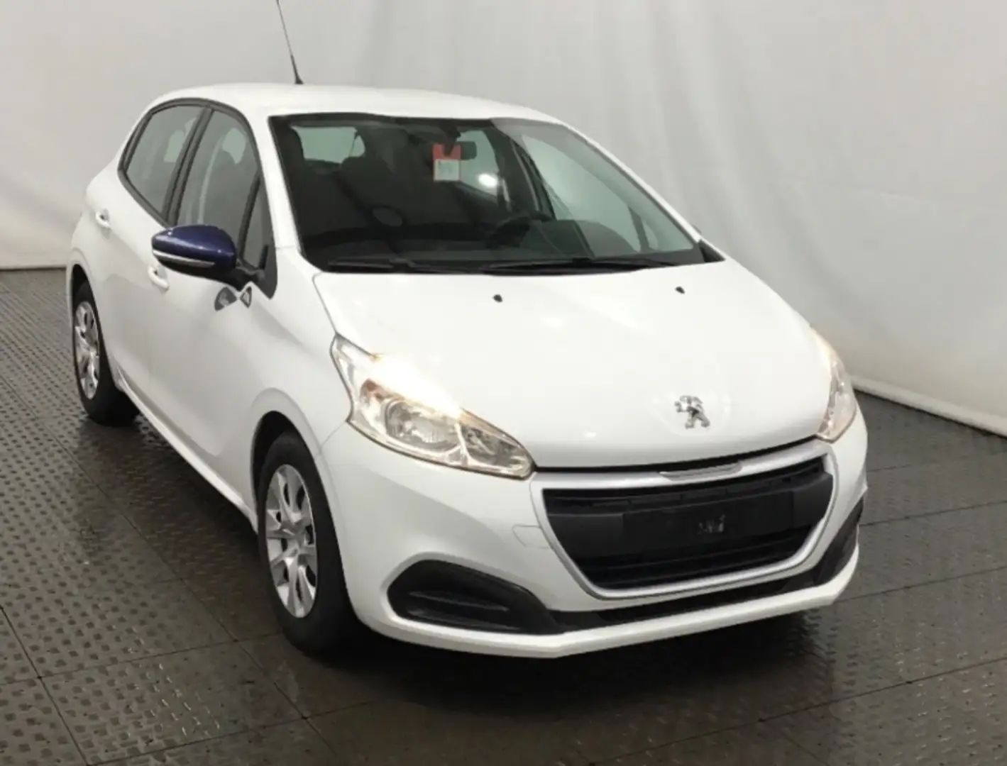 Peugeot 208 208 1.2i PureTech Like 1an de garantie Weiß - 1