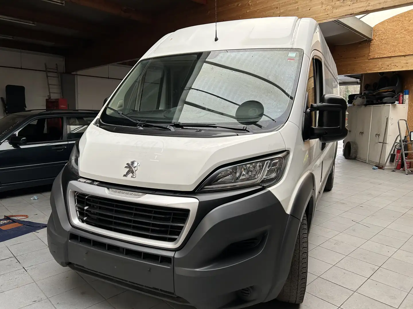 Peugeot Boxer Boxer 2.0 BlueHDi L3H3 Wit - 1