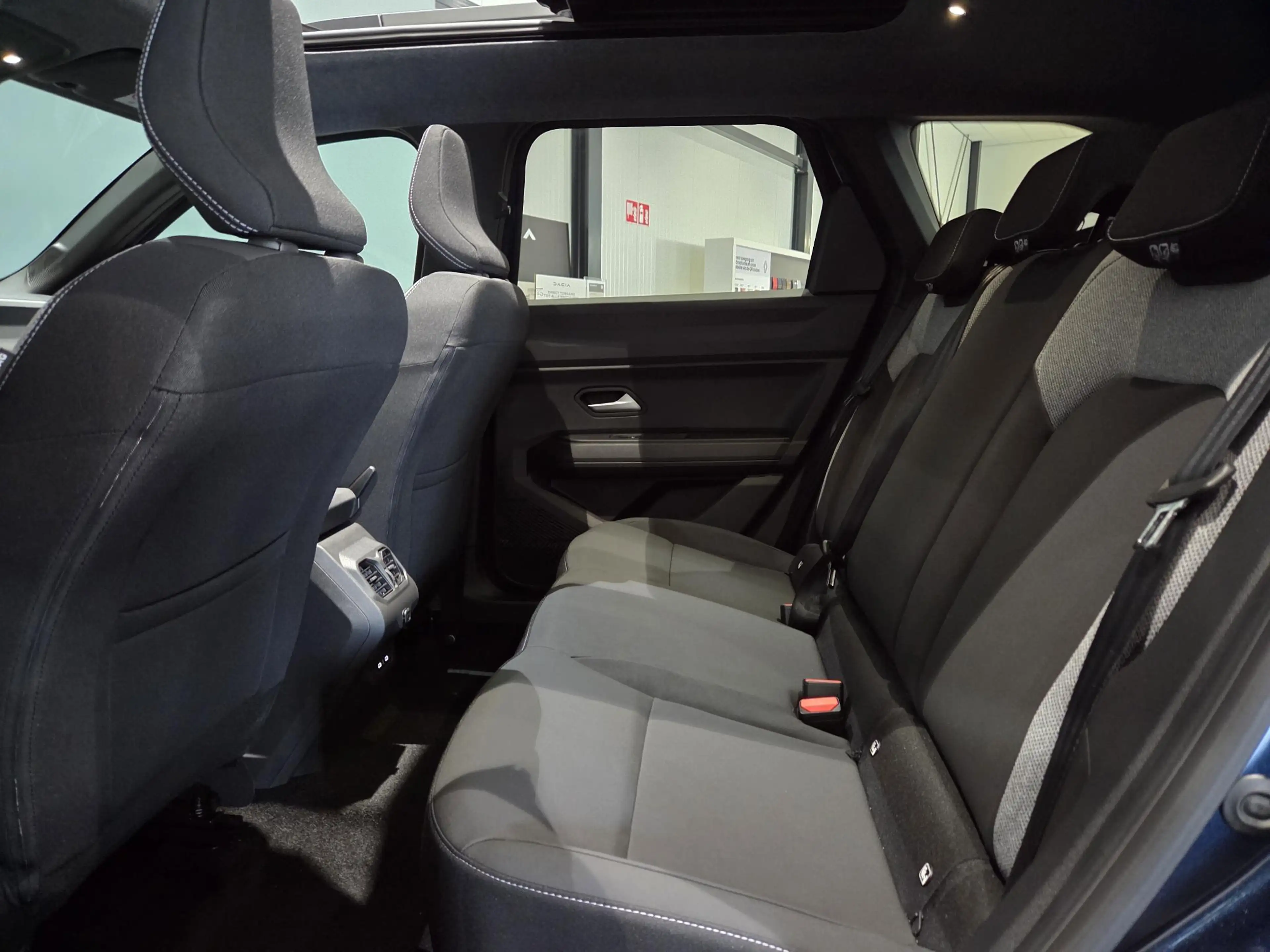 Dacia Bigster 1.8 Hybrid 155 Limited Edition | 800 EURO VOORRAAD — photo 11