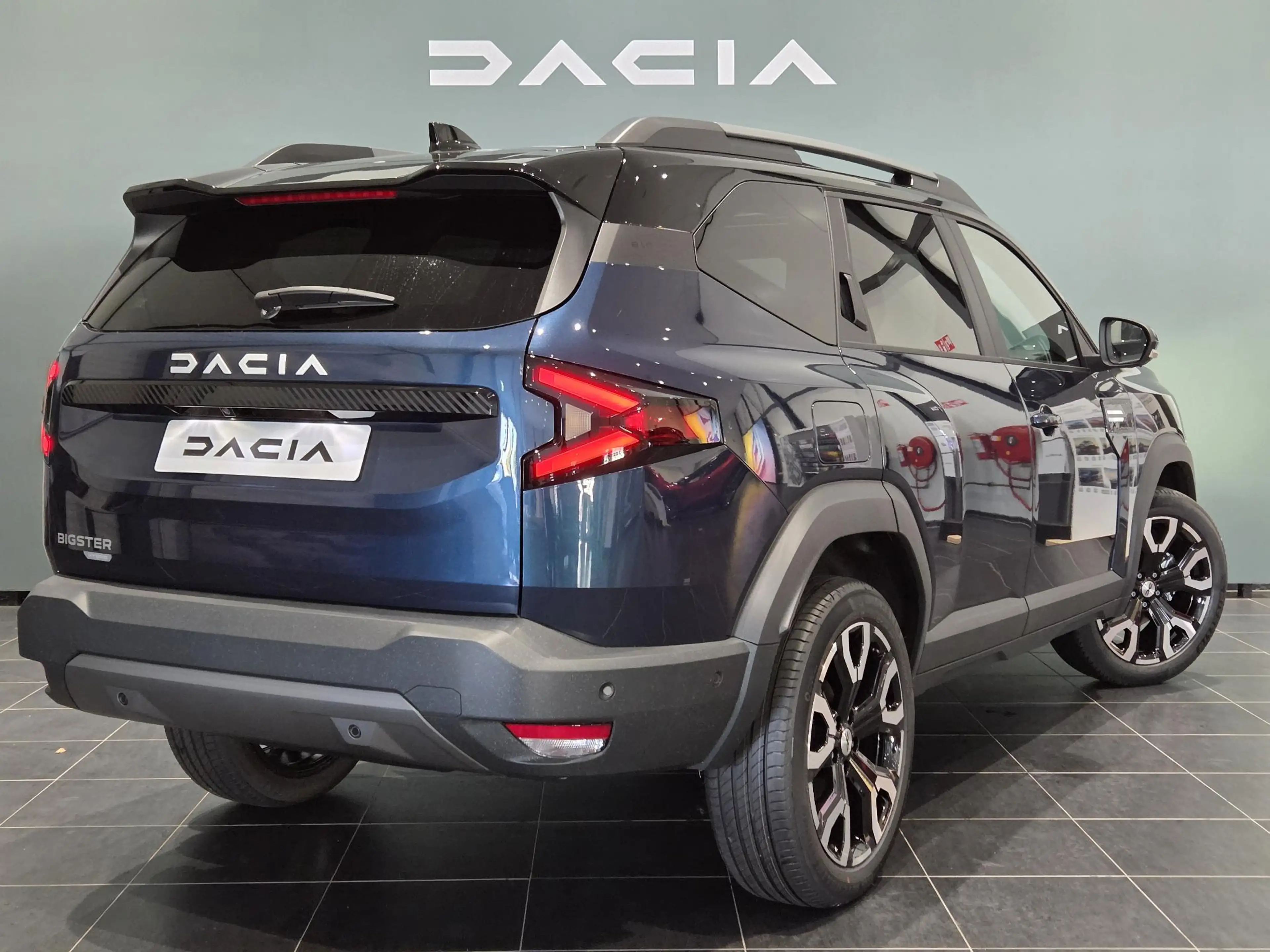 Dacia Bigster 1.8 Hybrid 155 Limited Edition | 800 EURO VOORRAAD — photo 2