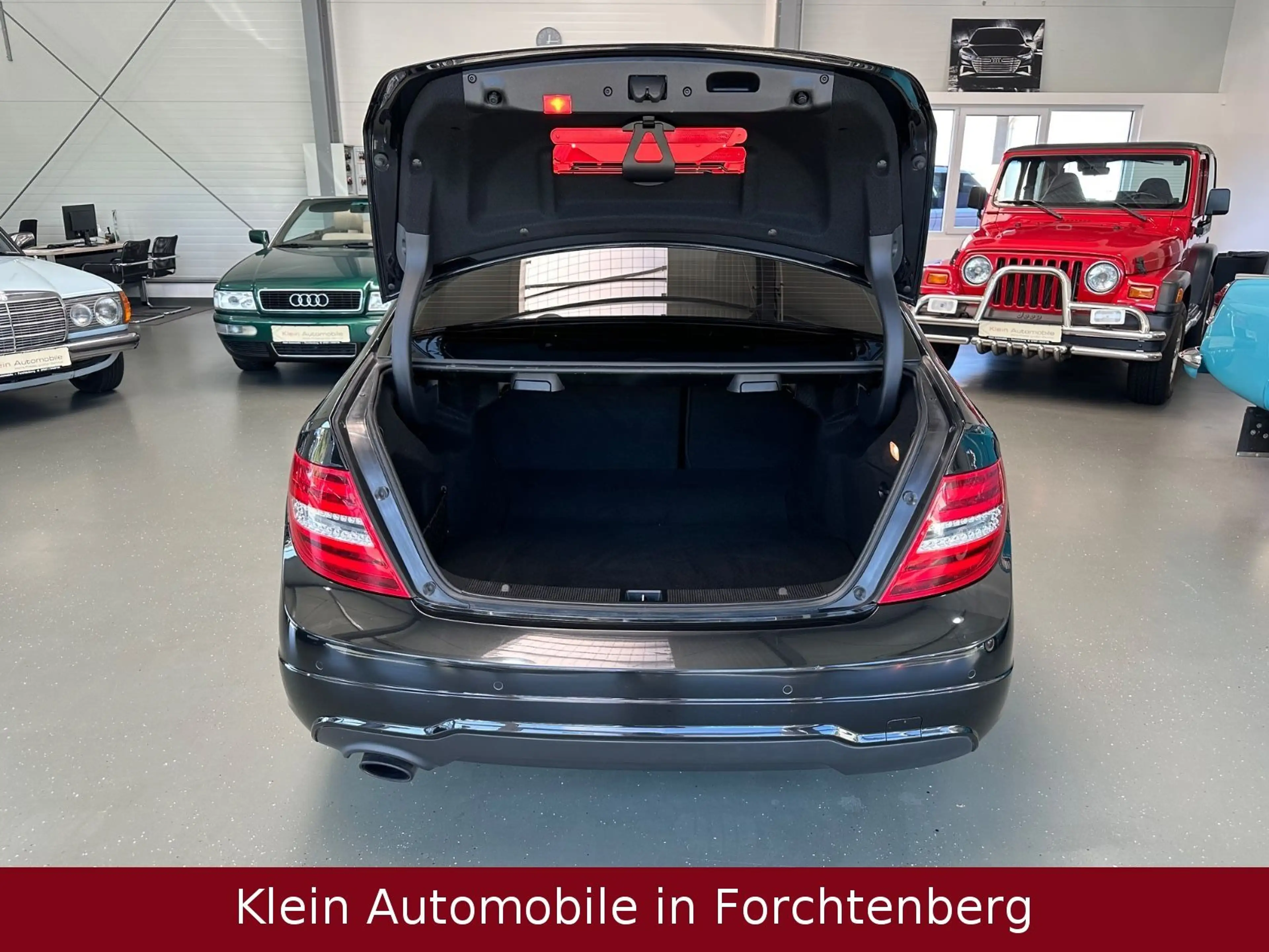 Mercedes-Benz C 250 CGI  Lim. AMG Line Sport Aut. Leder Navi — photo 13