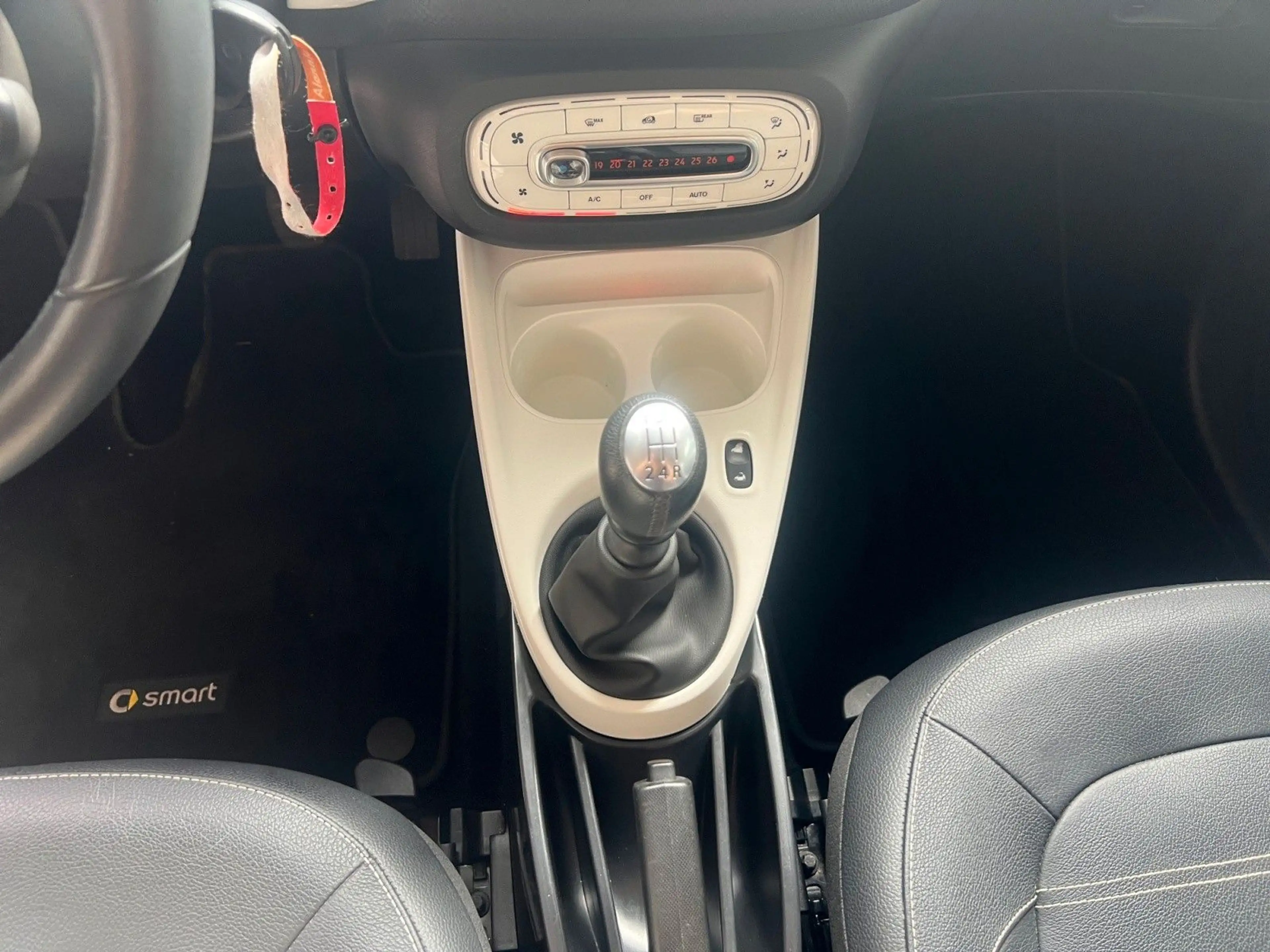 smart forFour 0.9Turbo prime NAV KLIMA DIS PDC TOUCH — photo 15
