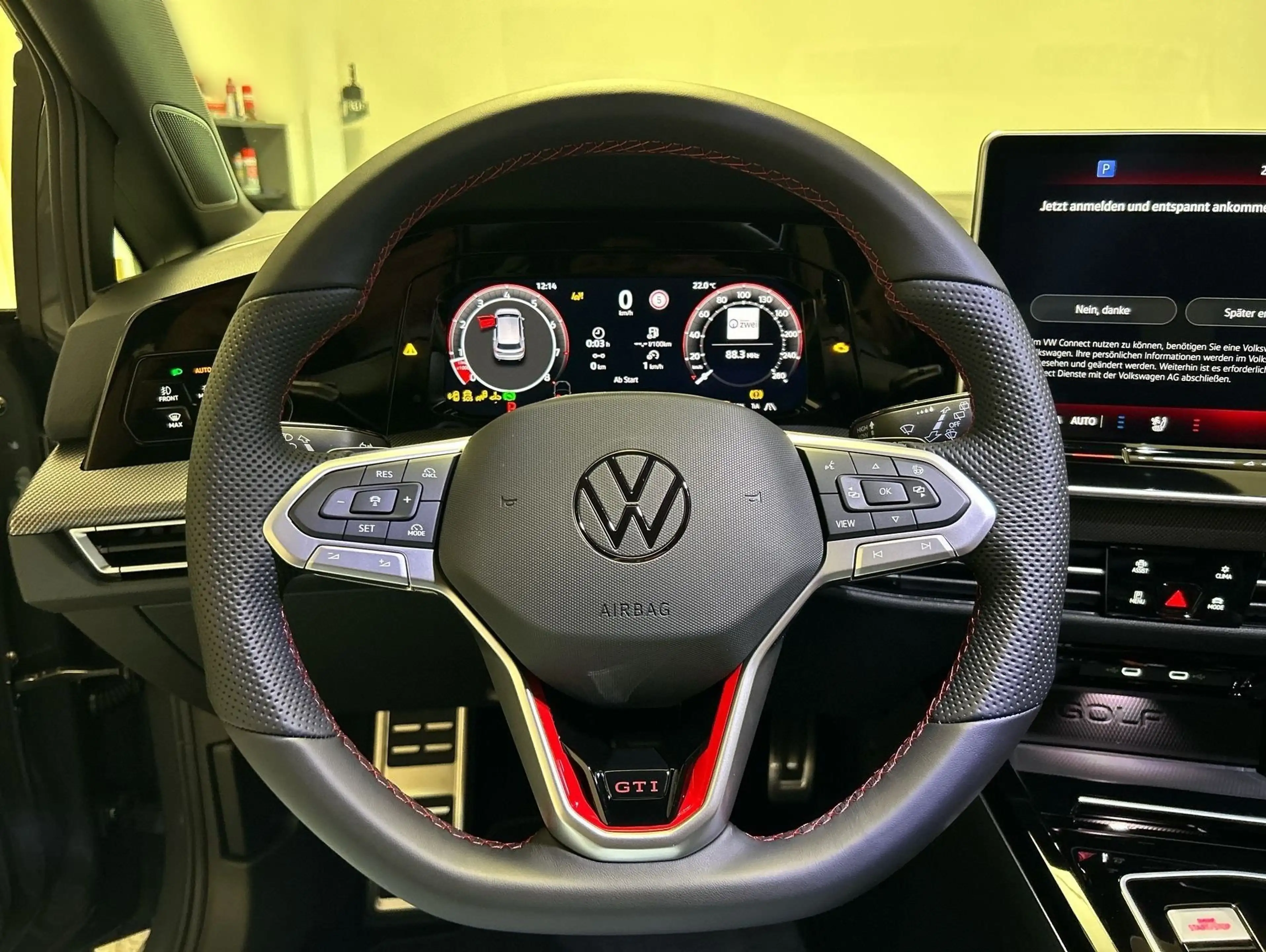 Volkswagen Golf GTI Golf 2.0 TSI DSG GTI BlackStyle Pano WKR AHK — photo 9