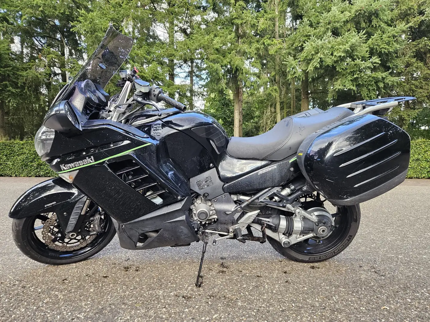 Kawasaki GTR 1400 Negro - 1
