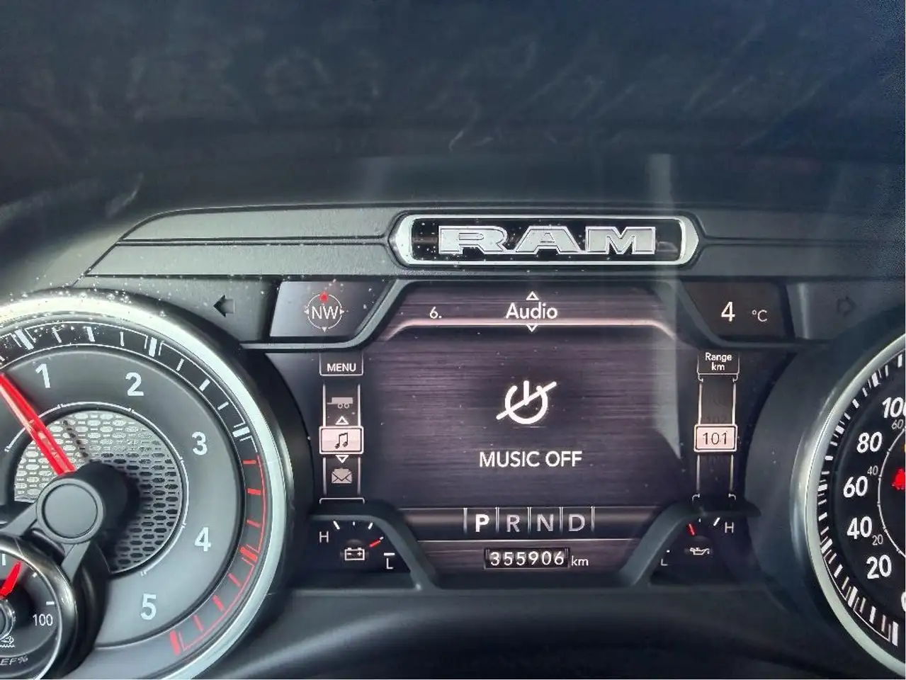 RAM 3500 снимка RAM 3500