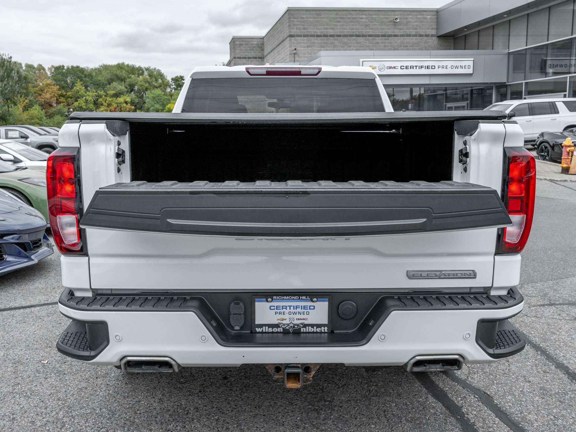 used 2022 GMC Sierra 1500 car, priced at $34,995