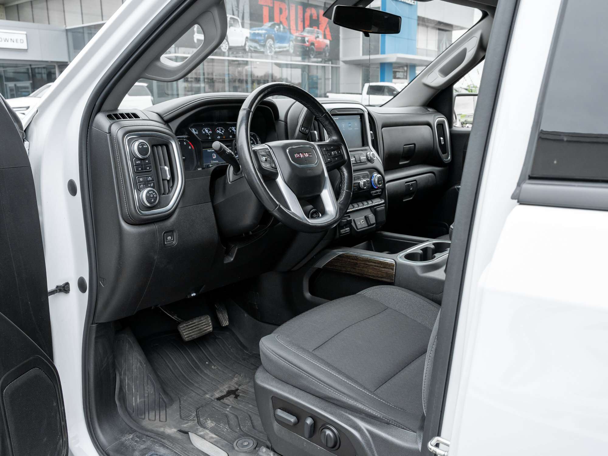 used 2022 GMC Sierra 1500 car, priced at $34,995