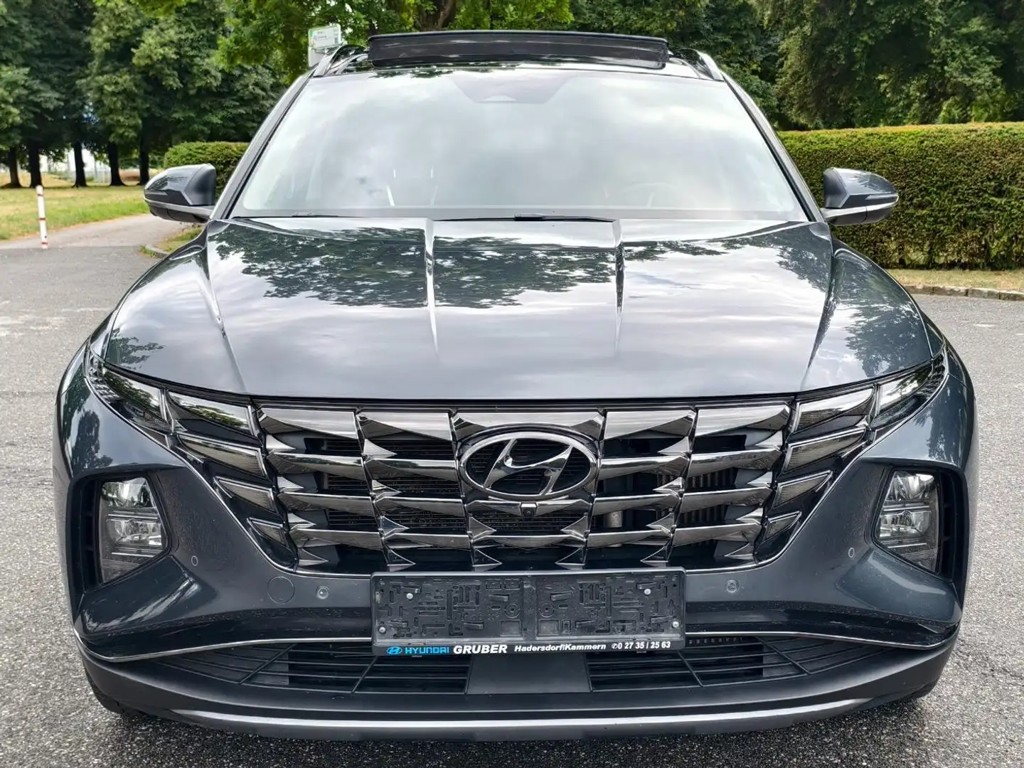 Hyundai TUCSON Prime Mild-Hybrid 4WD, AHK, Panorama SD, Grau - 2