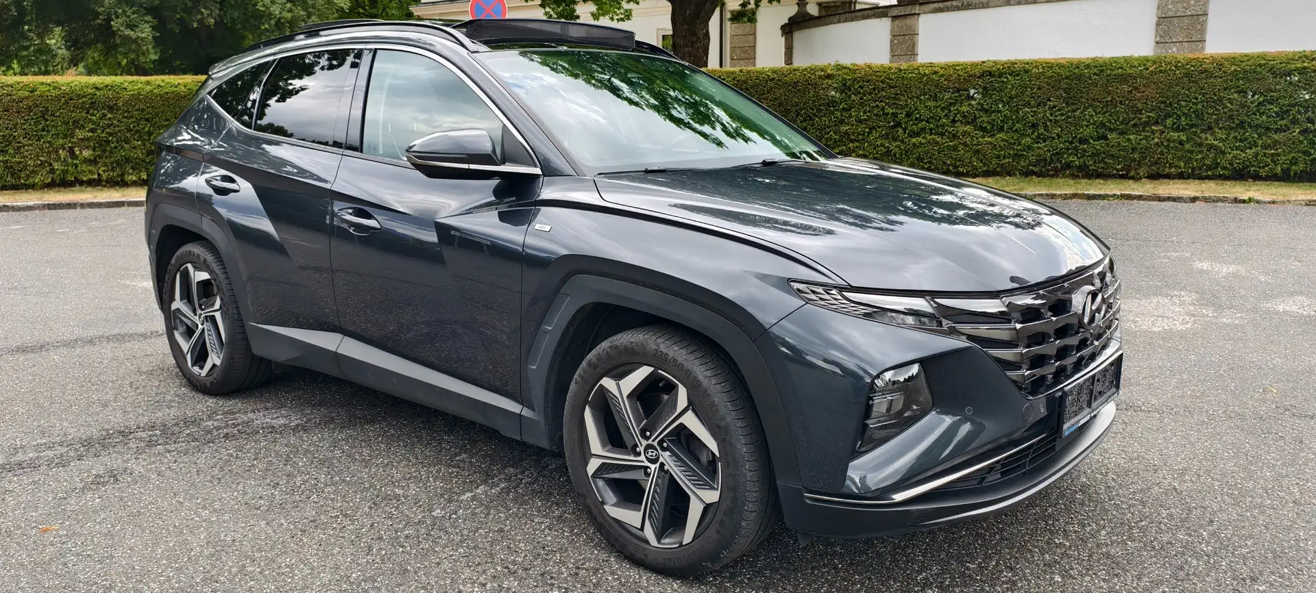 Hyundai TUCSON Prime Mild-Hybrid 4WD, AHK, Panorama SD, Grau - 1
