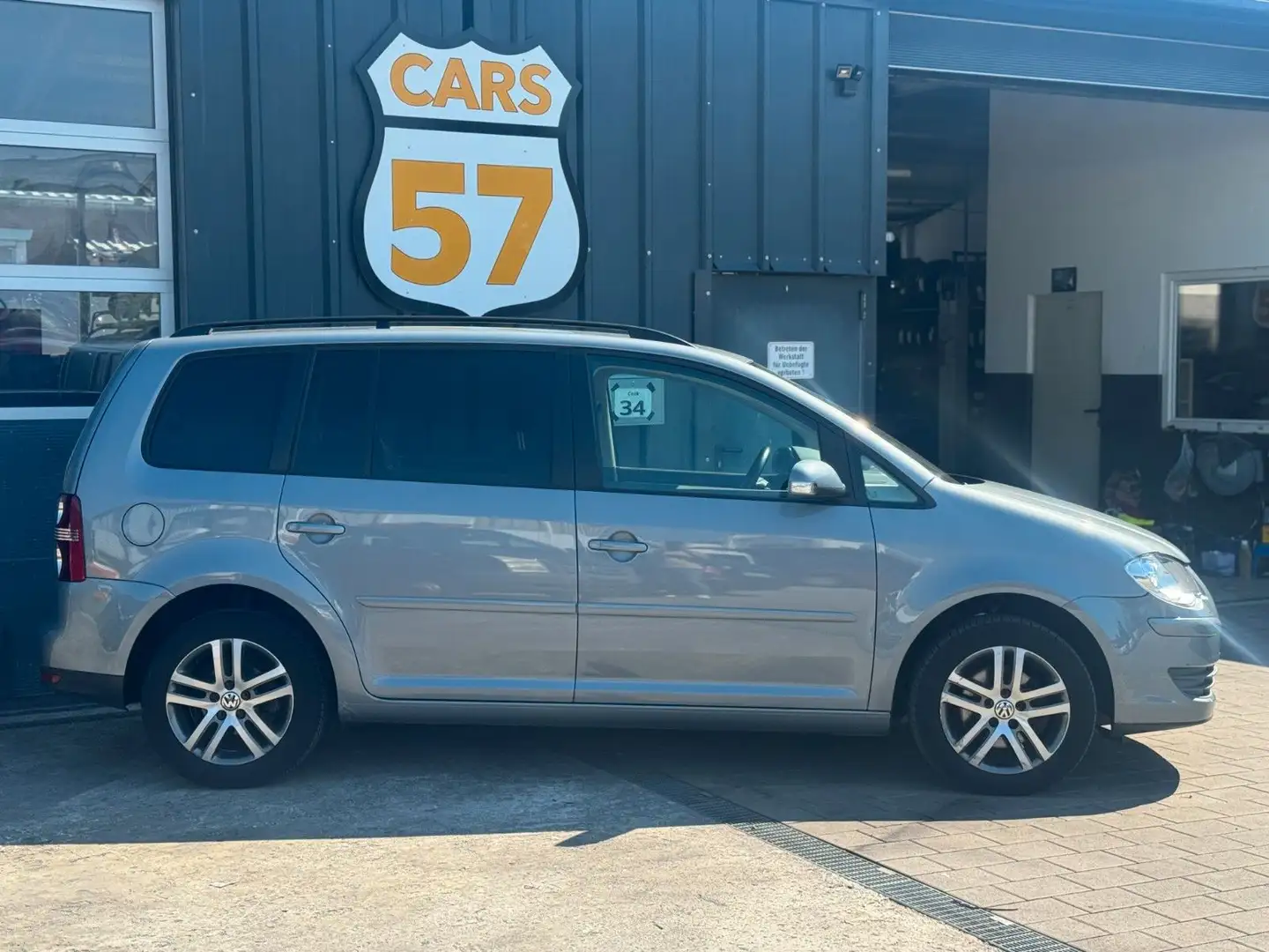 Volkswagen Touran Trendline+PDC Gris - 2