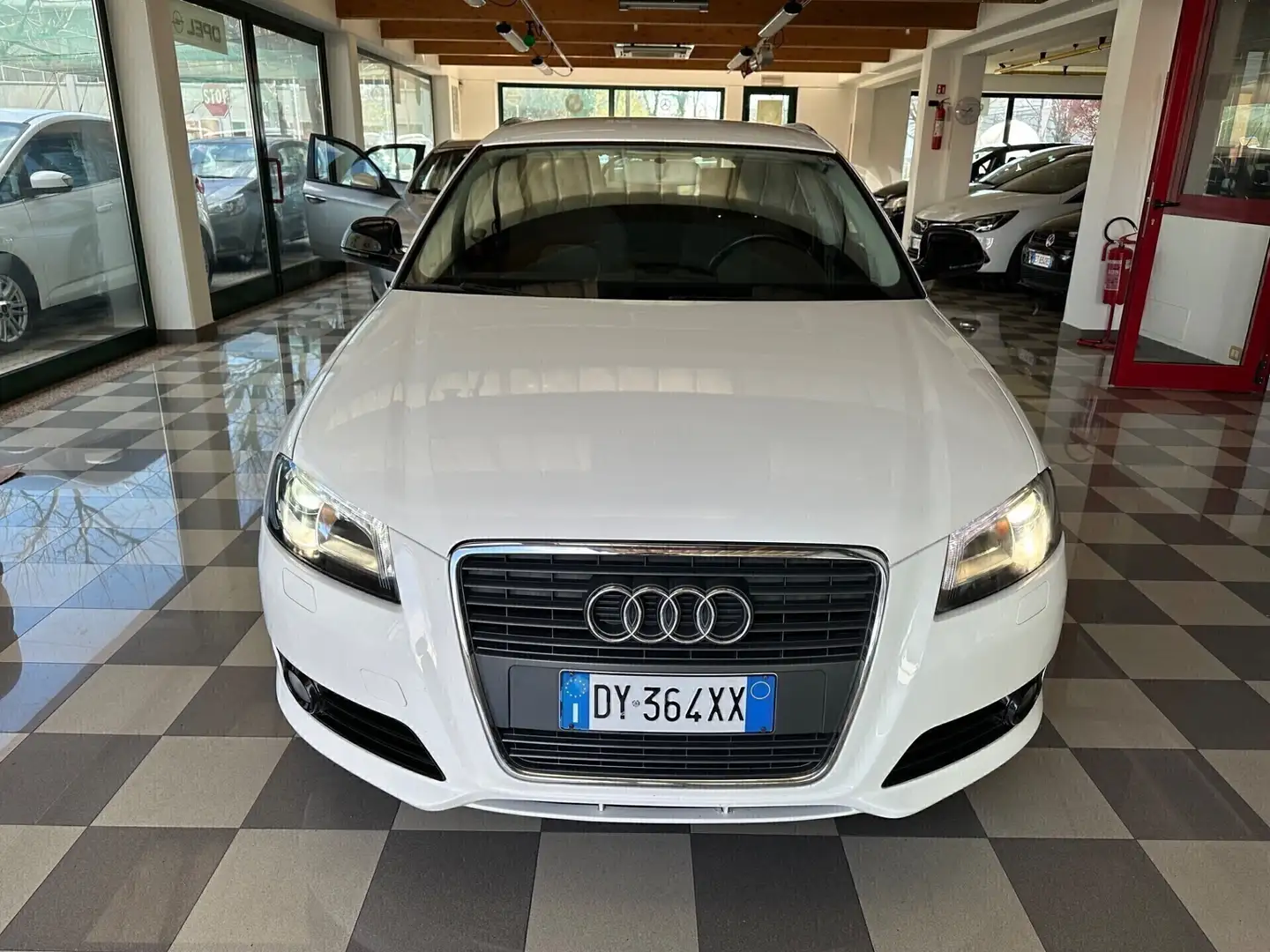 Audi A3 Audi A3 2.0 TDI F.AP. S Tronic Automatico Neopaten Blanc - 2