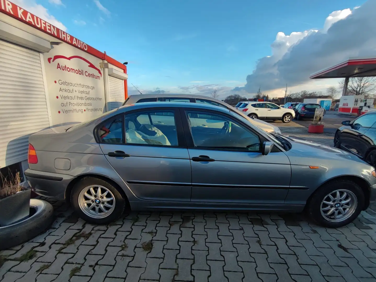 BMW 318 318i Grau - 2