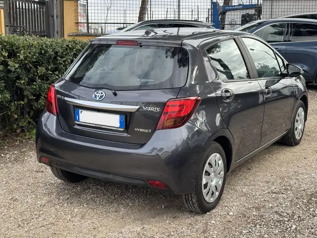 Toyota Yaris view 5