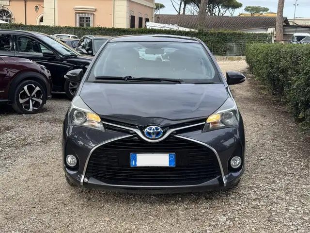 Toyota Yaris view 3