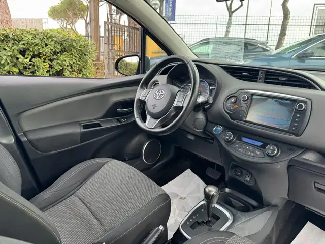 Toyota Yaris view 14