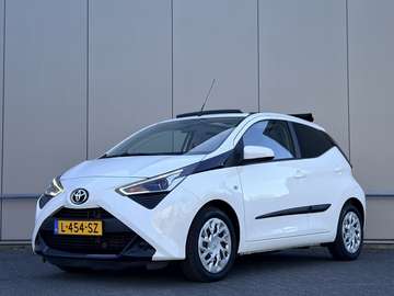 1.0 VVT-i x-play cabrio - airco - nap - cruise - c