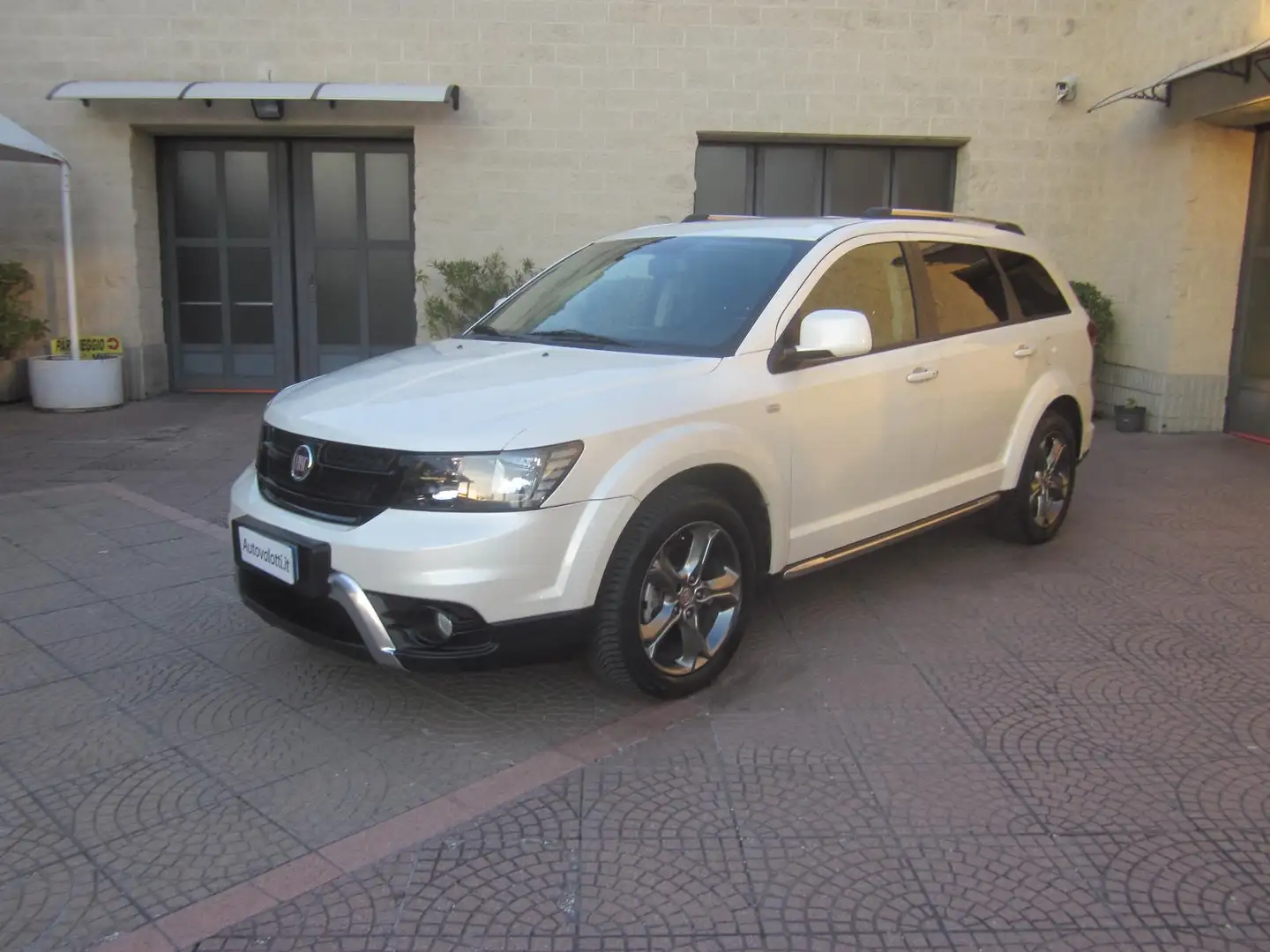Fiat Freemont 2.0 Mjt 170 CV 4x4 aut. Cross Black Code Bianco - 1