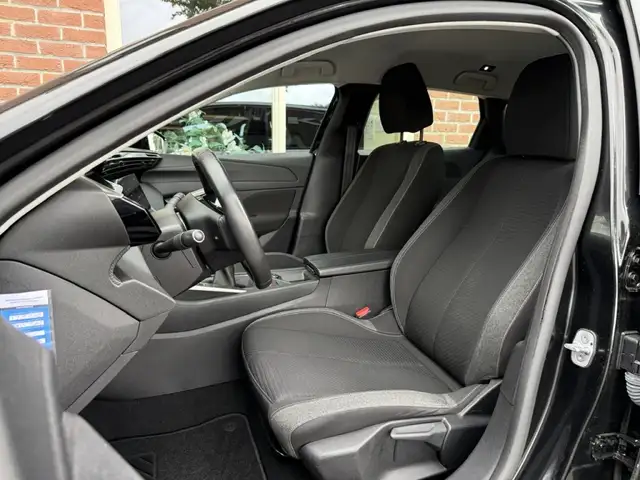 Peugeot 308 view 4