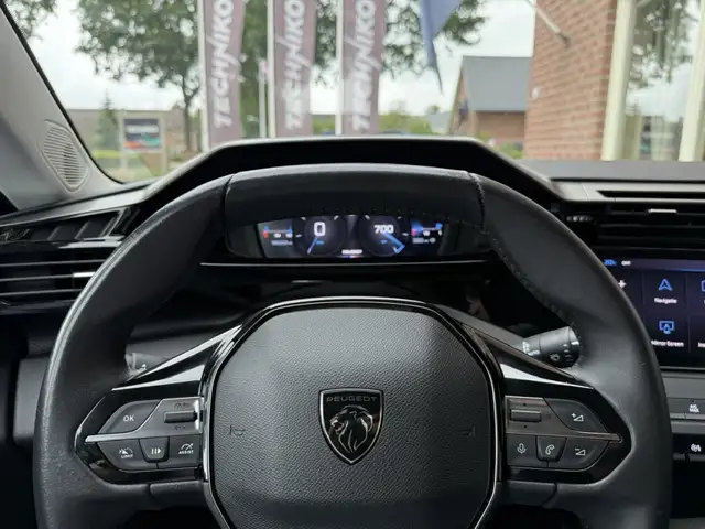 Peugeot 308 view 12