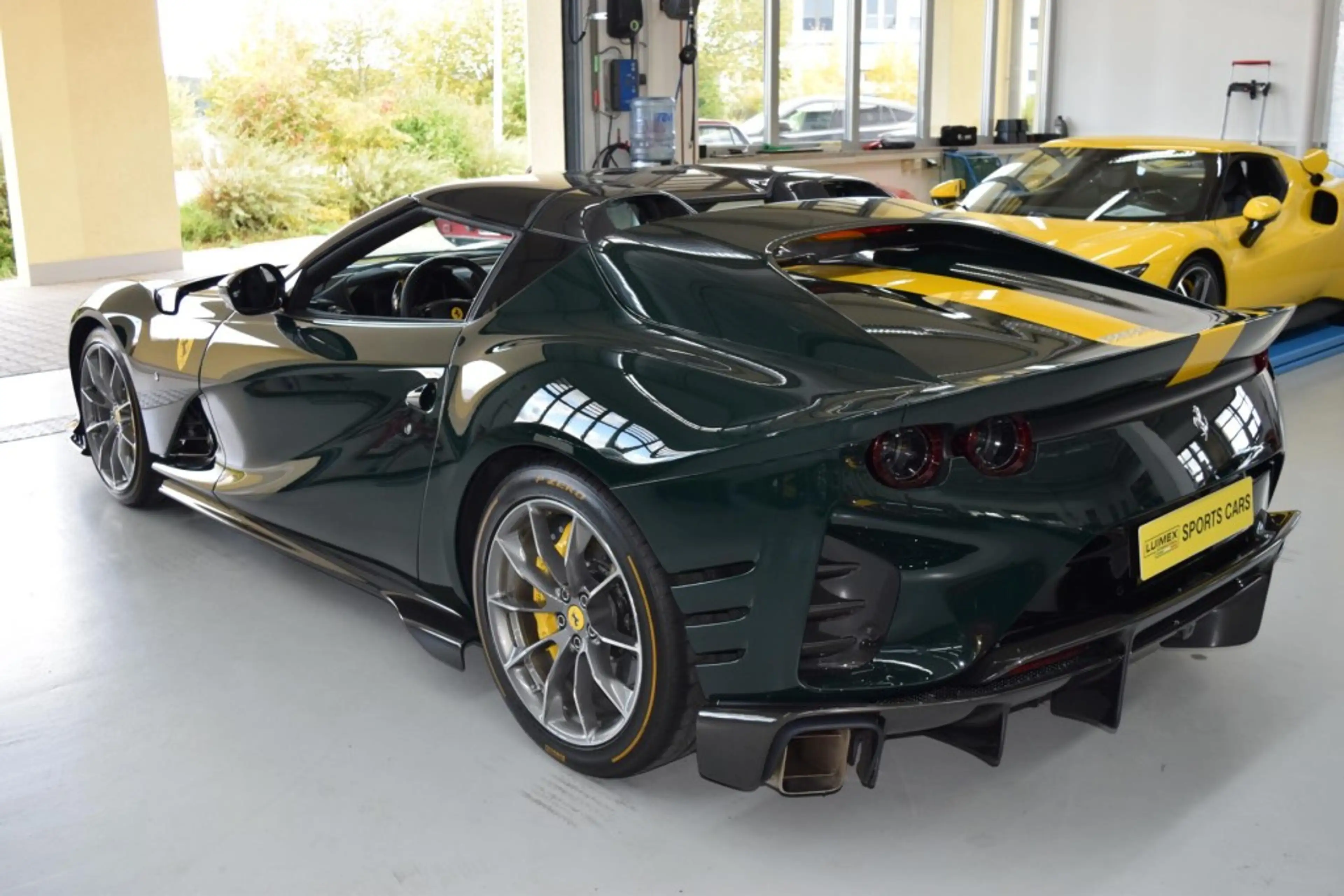 Ferrari 812 Competizione Aperta — photo 3
