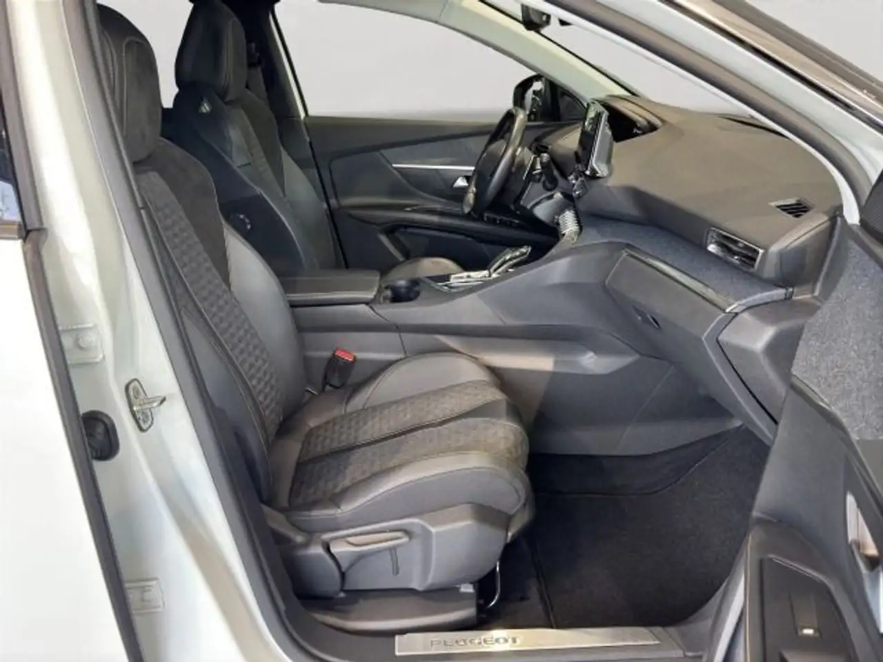 Peugeot 3008 Hyb 225 EAT8 ROADTRIP *SITZH*AHK*ALLWETTER*, миниатюра 9