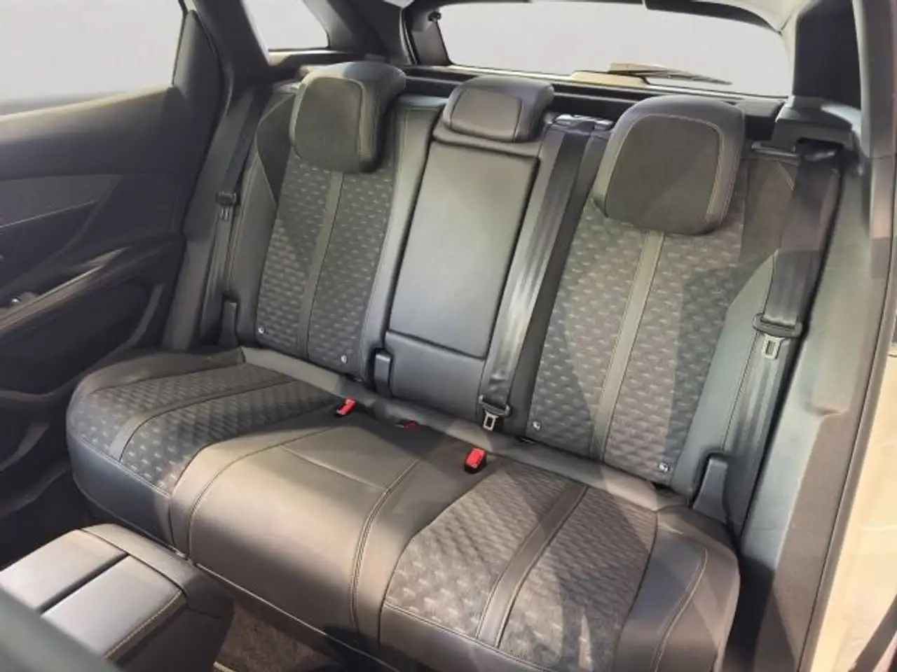 Peugeot 3008 Hyb 225 EAT8 ROADTRIP *SITZH*AHK*ALLWETTER*, миниатюра 15