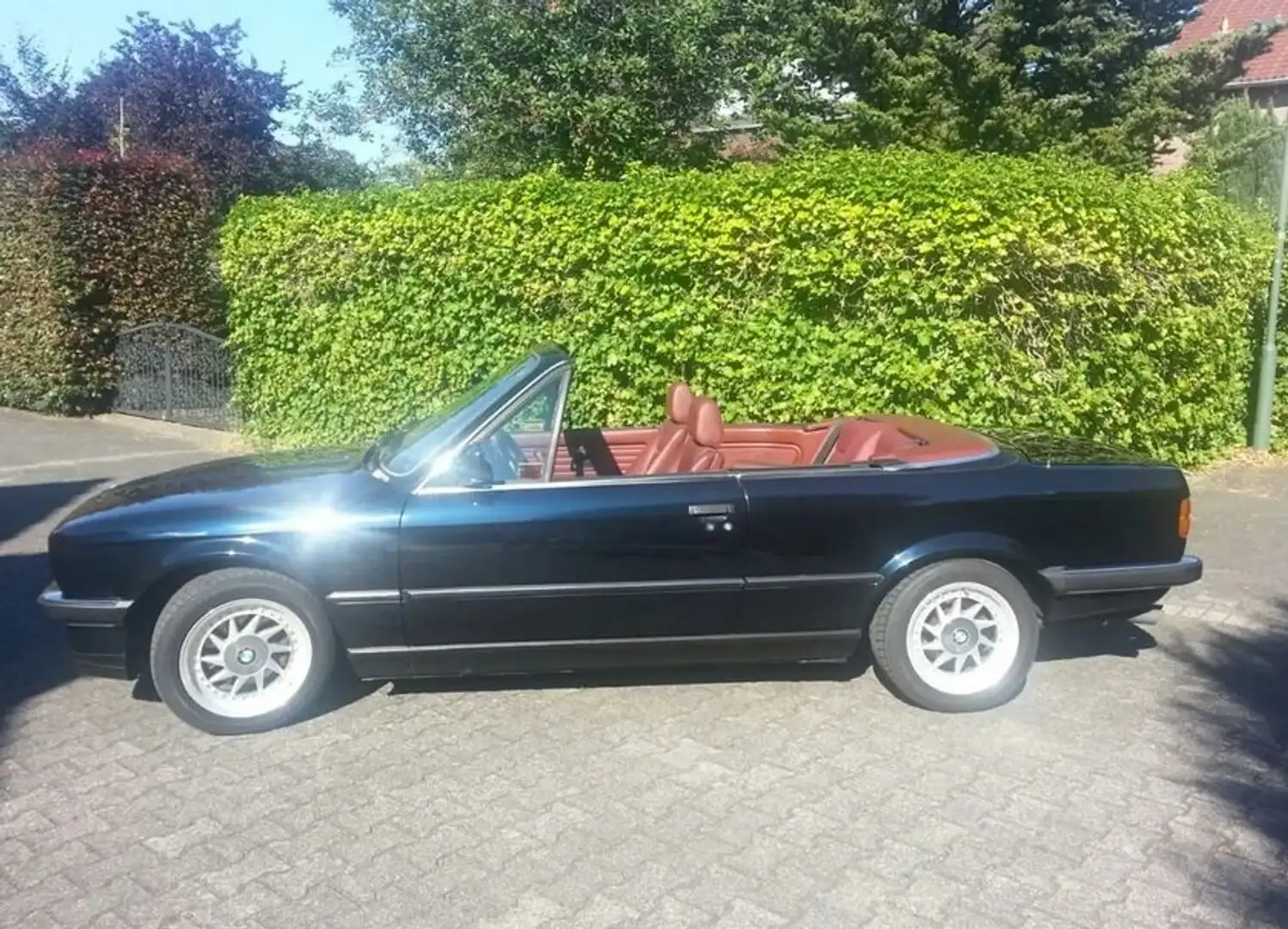 BMW 325 i - 1