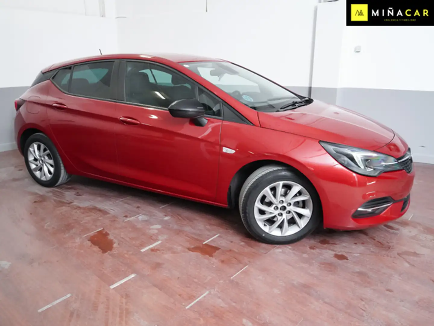 Opel Astra 1.2T S/S Edition 110 Rojo - 2