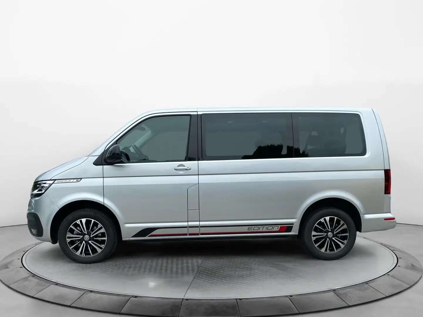 Volkswagen T6.1 Caravelle TDI 110 kw DSG AHK LED ACC StHzg Silber - 2