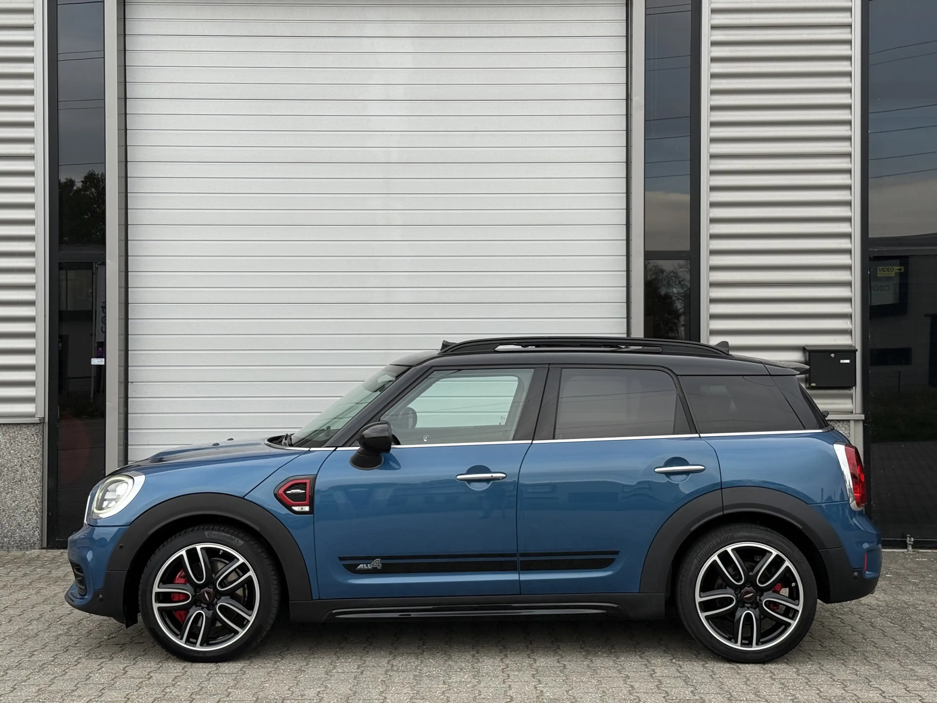MINI John Cooper Works Countryman 2.0 ALL4 231PK Pano Head Up — photo 3