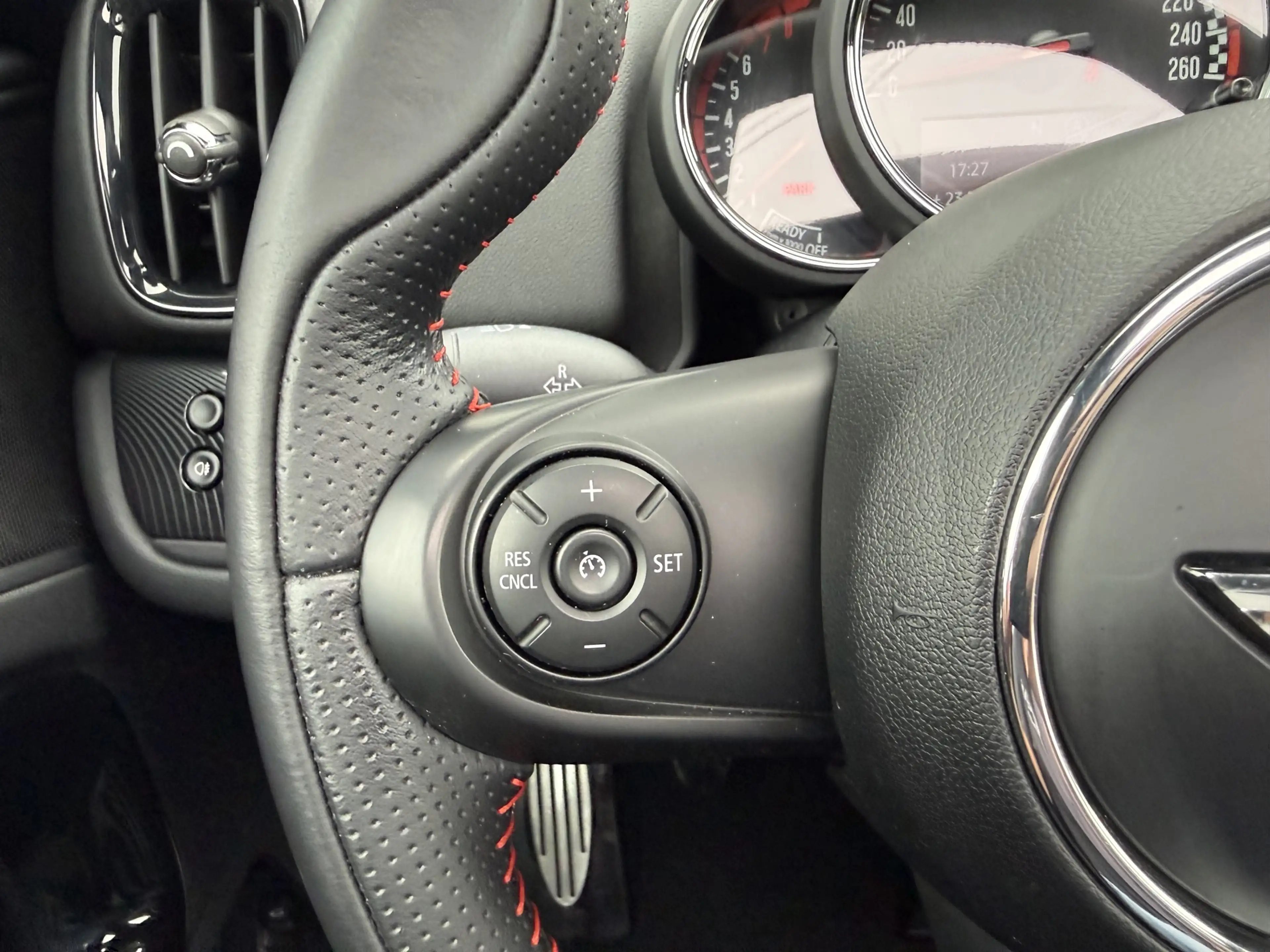 MINI John Cooper Works Countryman 2.0 ALL4 231PK Pano Head Up — photo 24