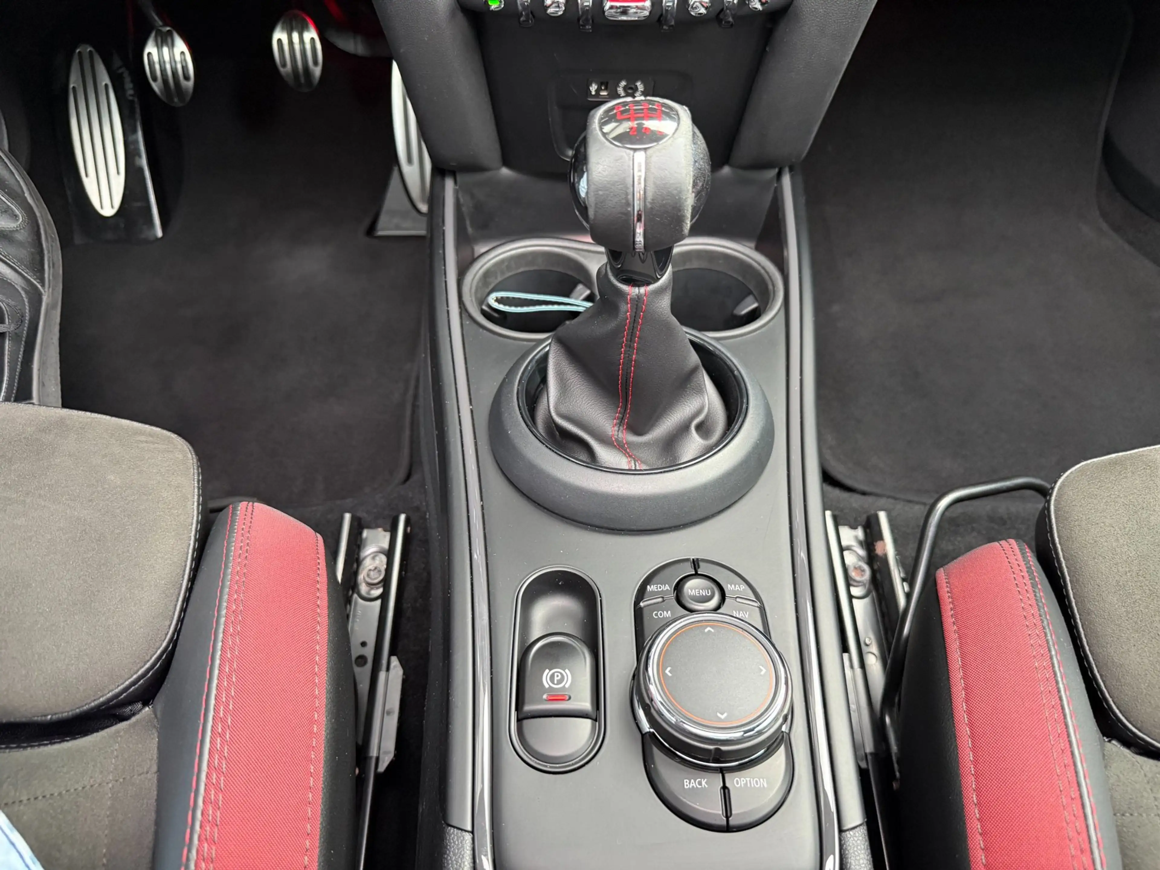 MINI John Cooper Works Countryman 2.0 ALL4 231PK Pano Head Up — photo 19