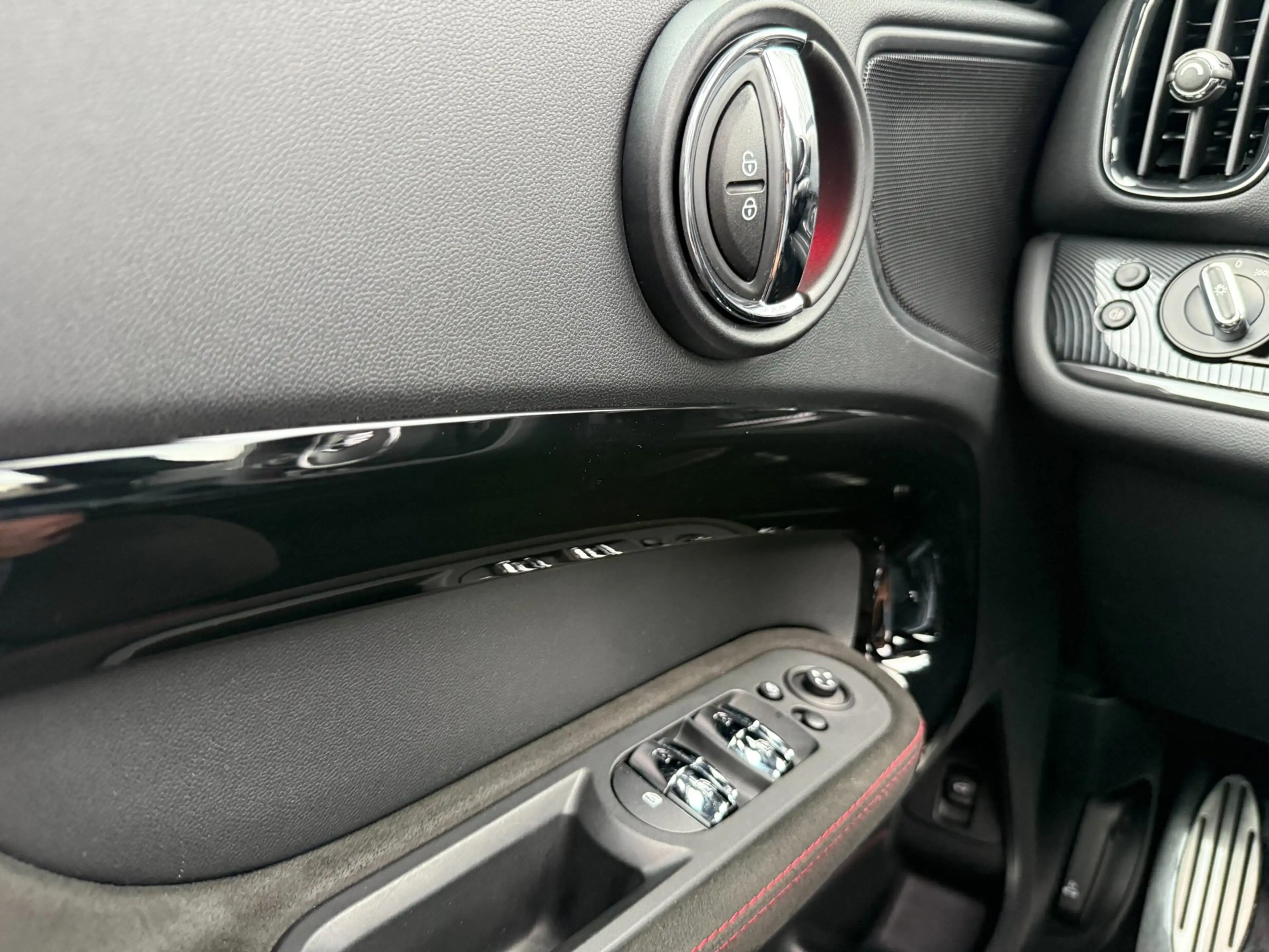 MINI John Cooper Works Countryman 2.0 ALL4 231PK Pano Head Up — photo 25