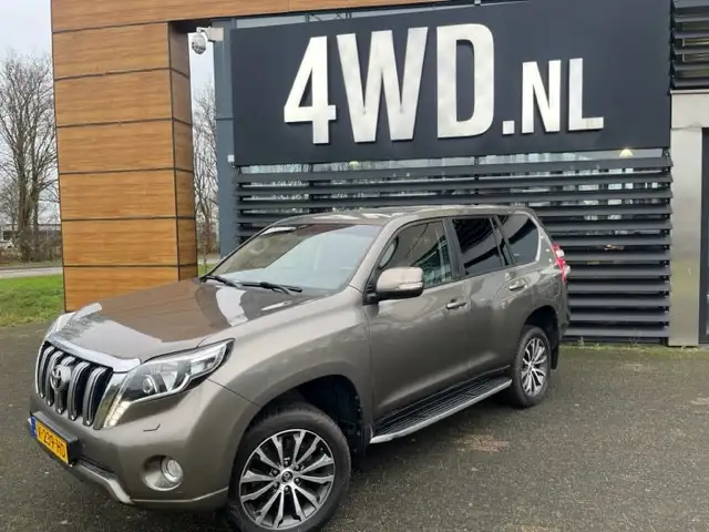 Toyota Land Cruiser 2.8 D-4D-AUT EURO 6 SWVAN NAVI/CLIMA/CRUISE / SUNR