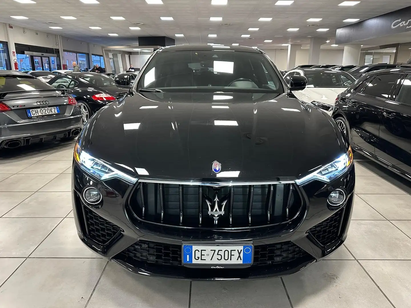 Maserati Levante 3.0 V6 Gransport 250cv auto Schwarz - 2