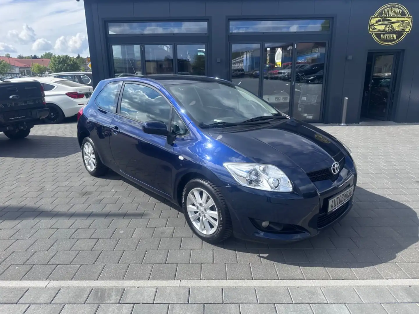 Toyota Auris Luna Blau - 1