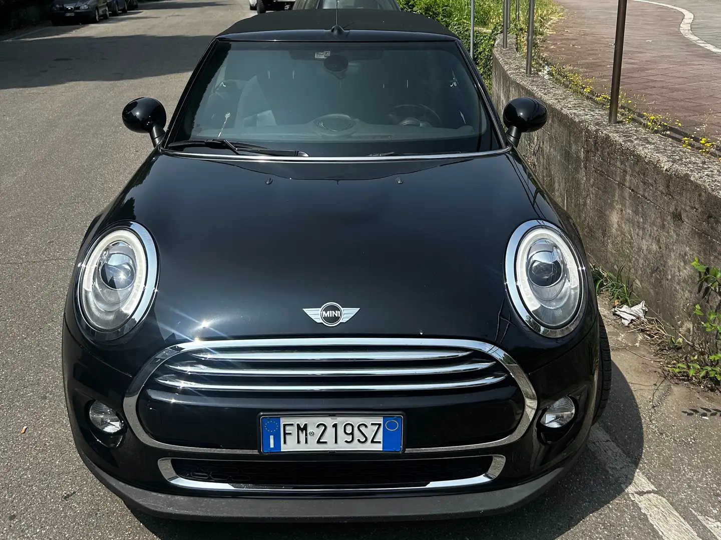 MINI Cooper D Cabrio Mini IV F57 2016 Cabrio 1.5 Чорний - 1