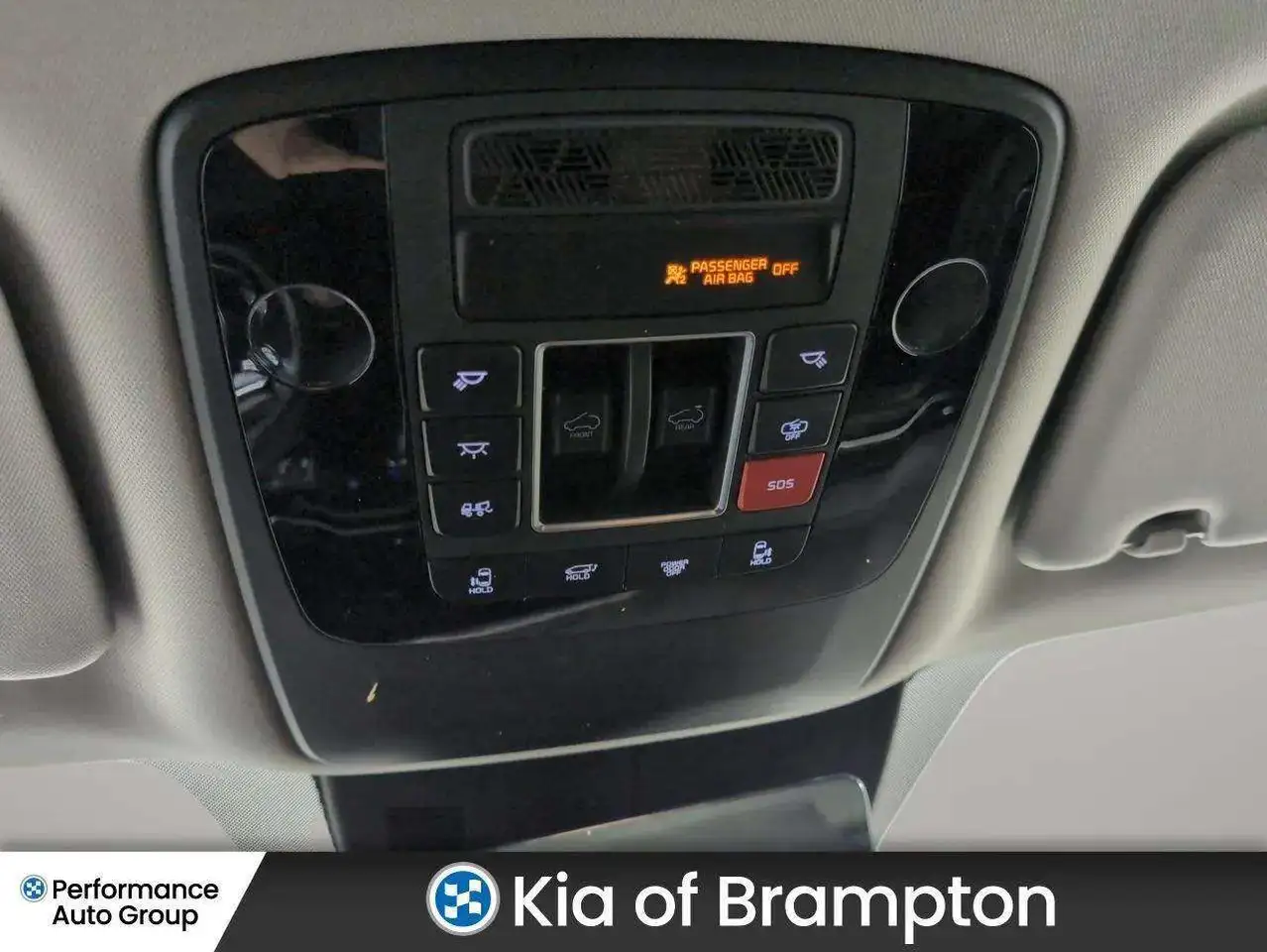 Kia Carnival снимка Kia Carnival