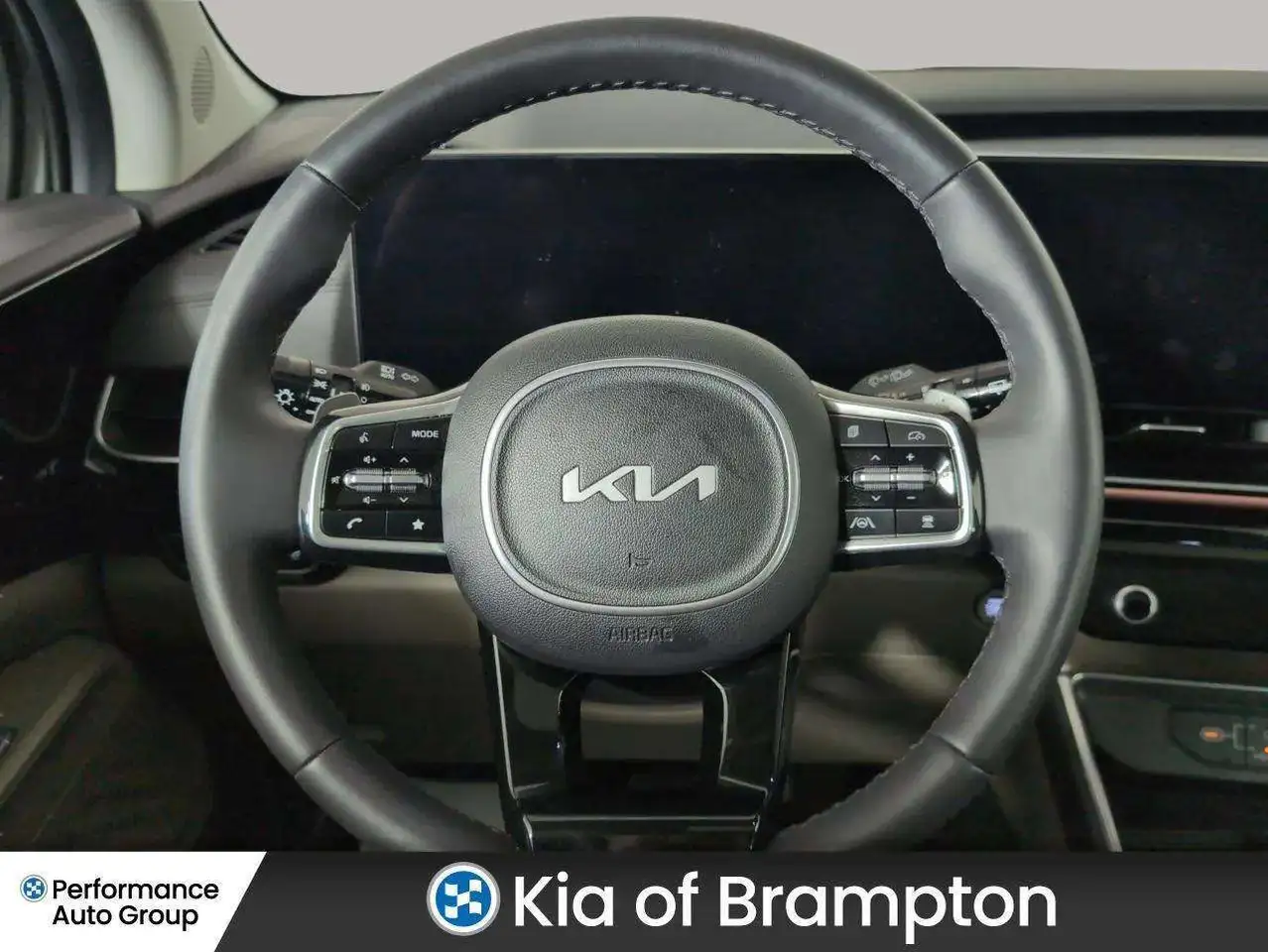 Kia Carnival снимка Kia Carnival