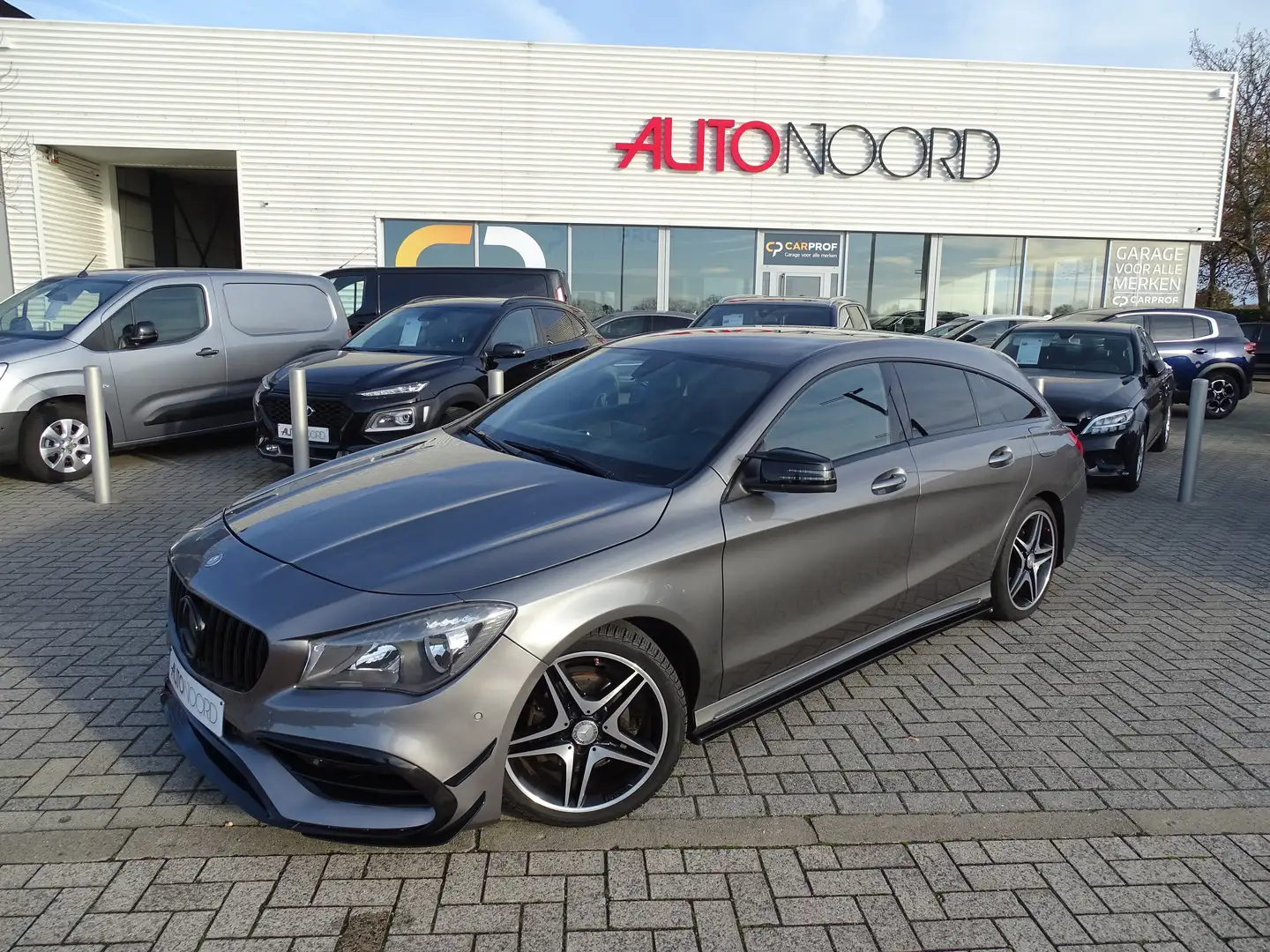 Mercedes-Benz CLA 200 CLA Shooting Brake 200 7G-DCT AMG Line Grijs - 1