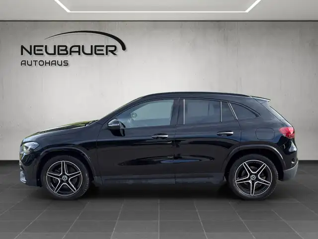 Mercedes-Benz GLA 200 d 4MATIC Österreich-Edition AMG Line Ansicht 4