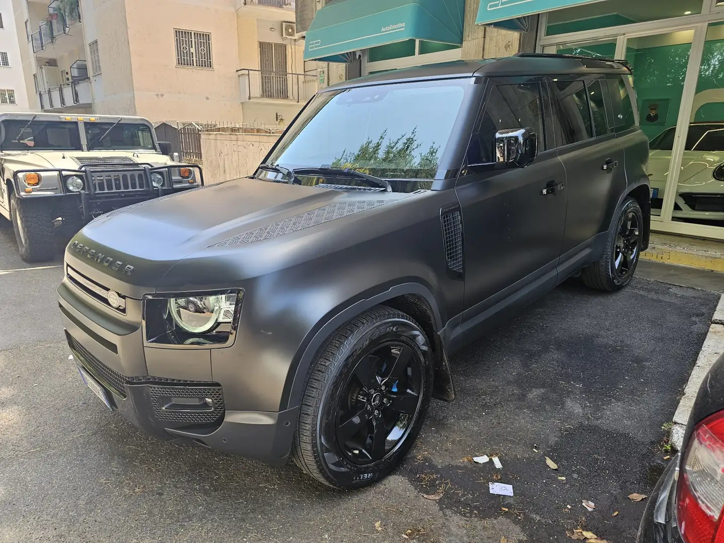 Land Rover Defender 110 3.0d i6 mhev SE awd Schwarz - 1