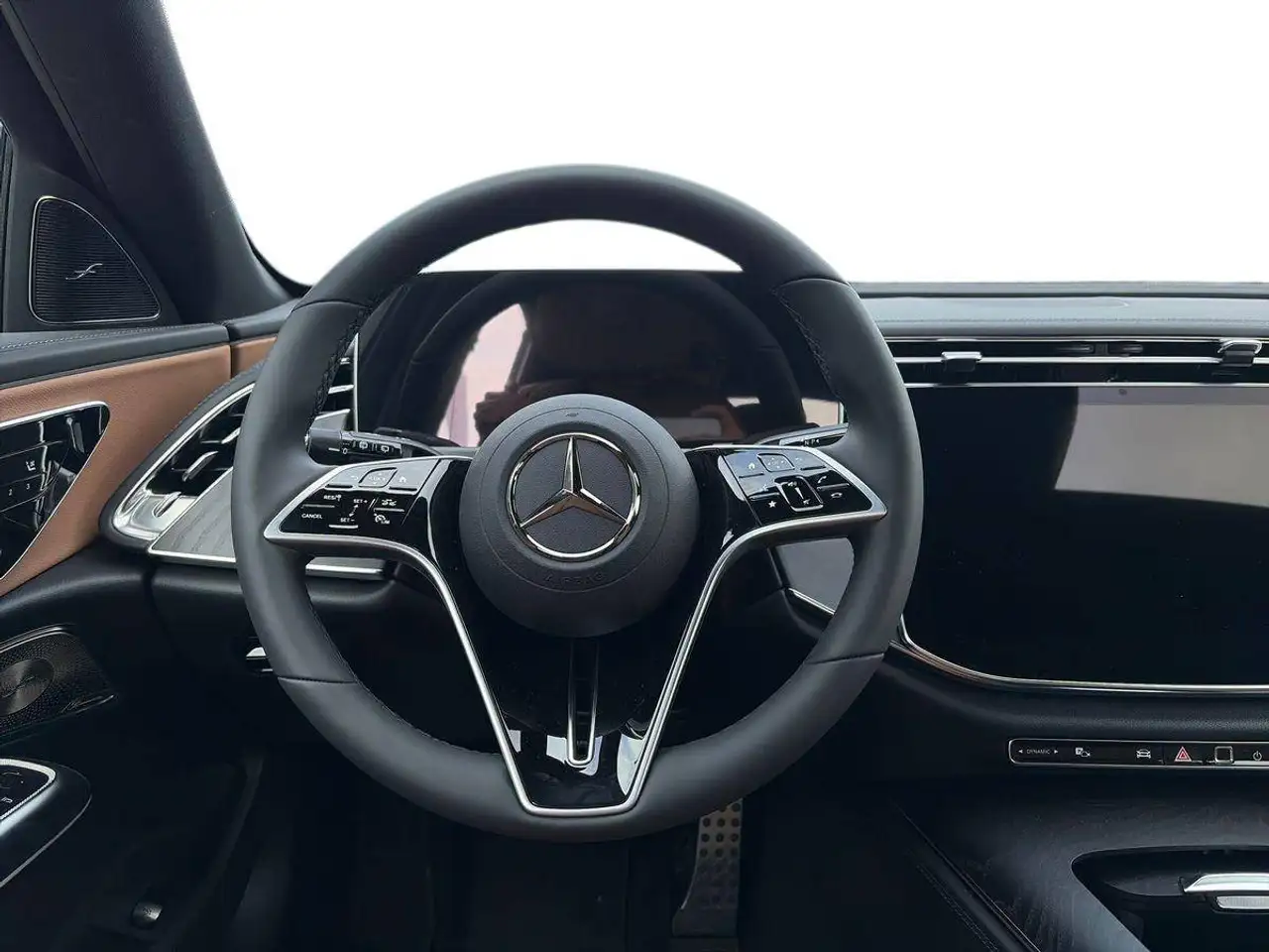 Mercedes-Benz E-Class 2026 — фото 11