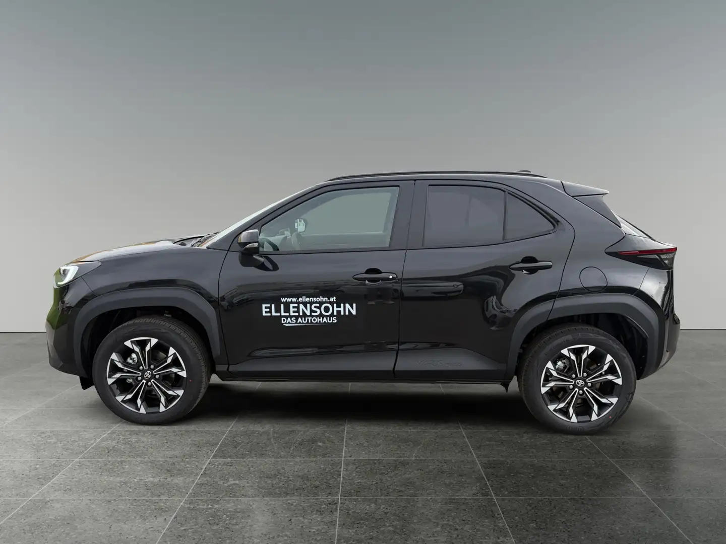 Toyota Yaris Cross 5-türig Teamplayer 1,5 VVT-i Hybrid CV Schwarz - 2