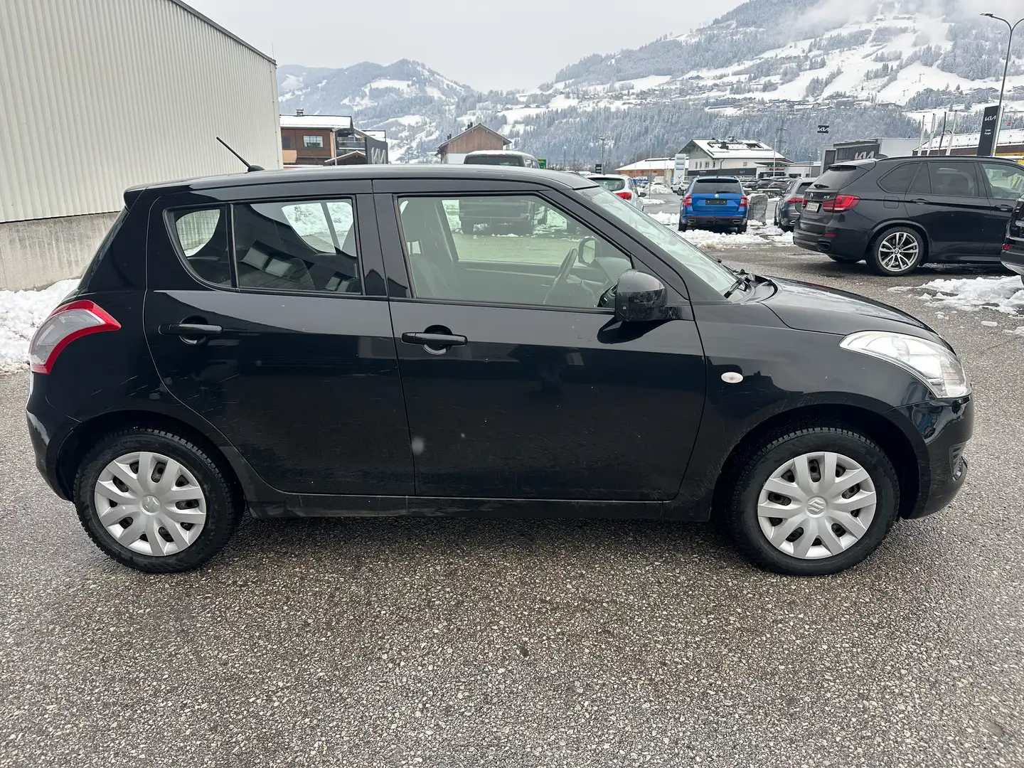 Suzuki Swift 1.2 Benzin 4 WD Pickerl 3/2027 Schwarz - 2