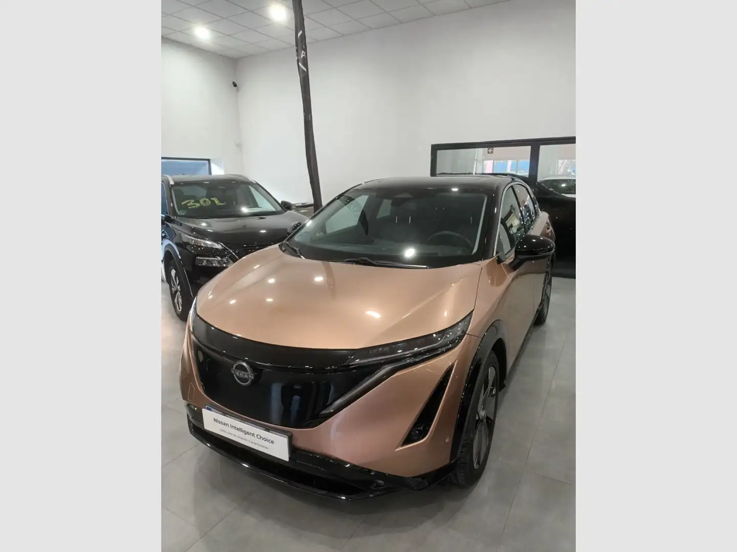 Nissan Ariya 87 kWh 4x2 Evolve CAR. 22kW + Pack Sp Negro - 1