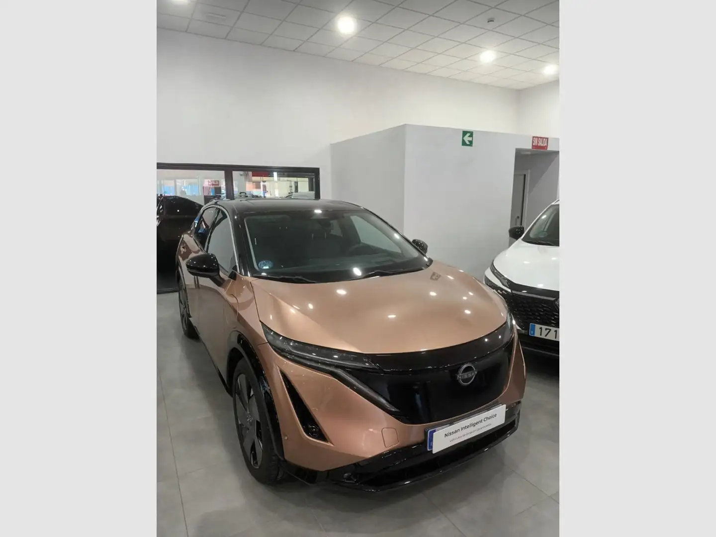 Nissan Ariya 87 kWh 4x2 Evolve CAR. 22kW + Pack Sp Negro - 2